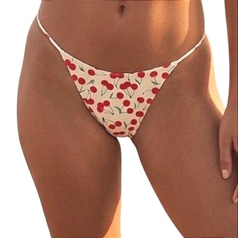 Good American Cherry Print Bikini Bottoms Cream Red String Swim Size L NEW